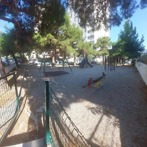 Grandpa's Tree - Private Garage Apartman Split